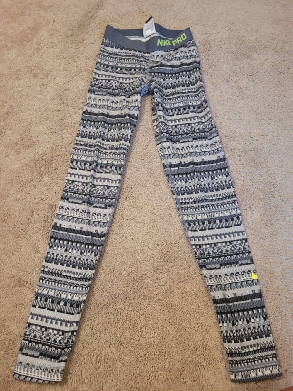 Nike Pro Warm Womens XS 8 Bit Tight Leggings Hyperwarm Gray 683717 065 EUC